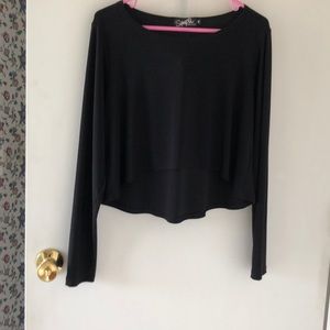 Long sleeve short top